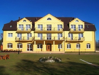 Villa Sylvia - widok od strony parkingu